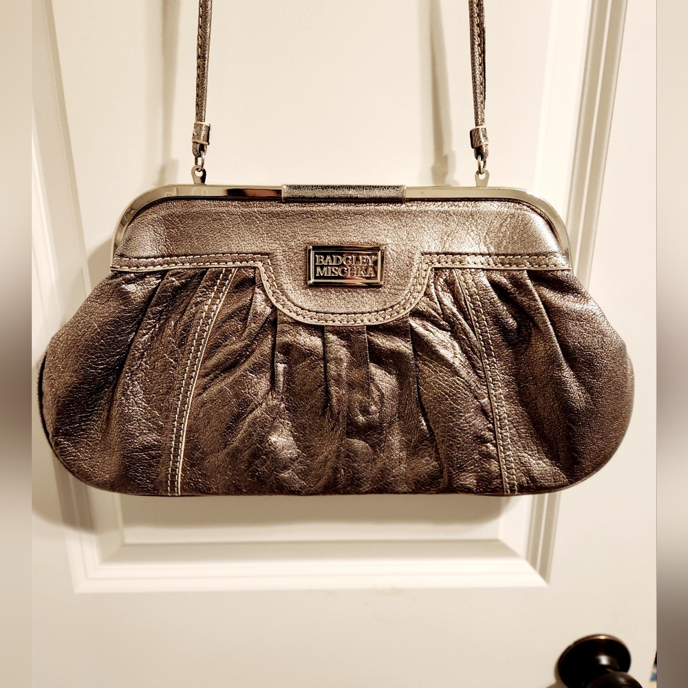 Badgley Mischka Metallic Clutch